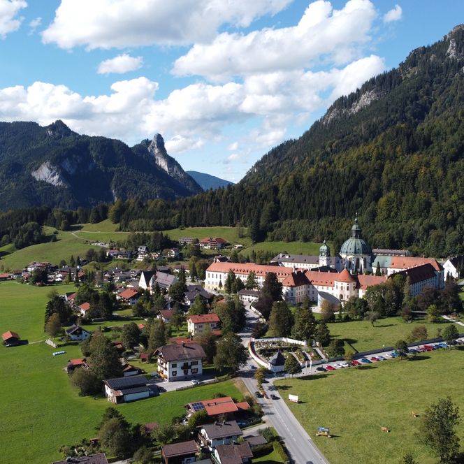 Drohnenaufnahme von Ettal