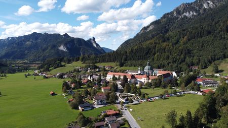 Drohnenaufnahme von Ettal
